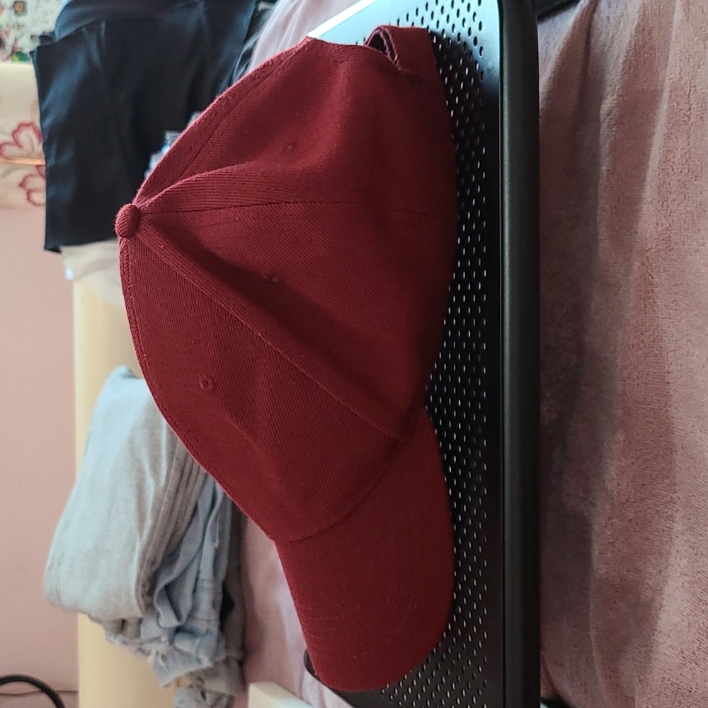 One size fits all Burgundy cap from Call It Spring